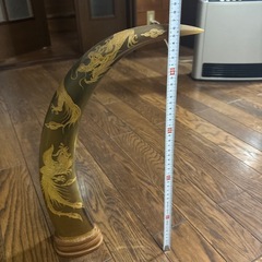 水牛の角？置物 鳳凰・龍 彫刻ではなく多分貼り付け　台座付き　刈の画像