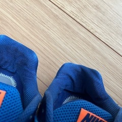 取引き中ランニングシューズの画像