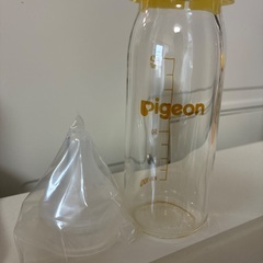 ピジョン 母乳実感 直付け 哺乳瓶100ml(新生児用) ➕乳首二個セットの画像
