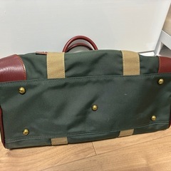 ゴールデンベア バックの画像