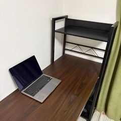 【0円】早い者勝ち！収納棚付き学習机の画像