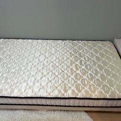 シングルベットマットレス付きの画像