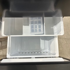 配達可【ハイセンス】冷蔵庫135L★2025年製 クリーニング済み/6ヶ月保証付き【管理番号12203】横の画像