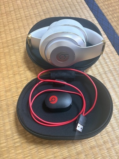 Beats Studio3 Wireless ワイヤレスヘッドホン（ゴールド）