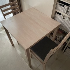 ダイニングテーブル・椅子セットの画像