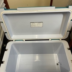 【大型クーラーボックス 460A キャスター付き約46LCOOL FISHER】の画像
