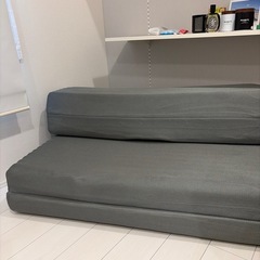 無料【今日明日受け渡し希望】ソファになるマットレスの画像