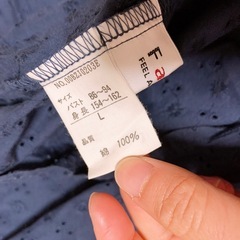 花柄　トップス　紺色　Lの画像