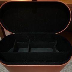 ダイソンの箱の画像