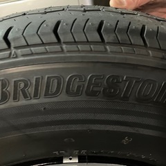 新車外しハイエースバンブリヂストン195/80R15 タイヤ・ホイールセットの画像