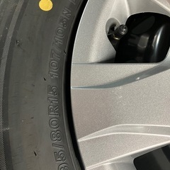 新車外しハイエースバンブリヂストン195/80R15 タイヤ・ホイールセットの画像