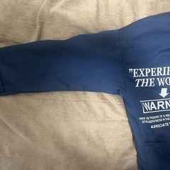 SUGGESTION バイカラー コート 黒 青の画像