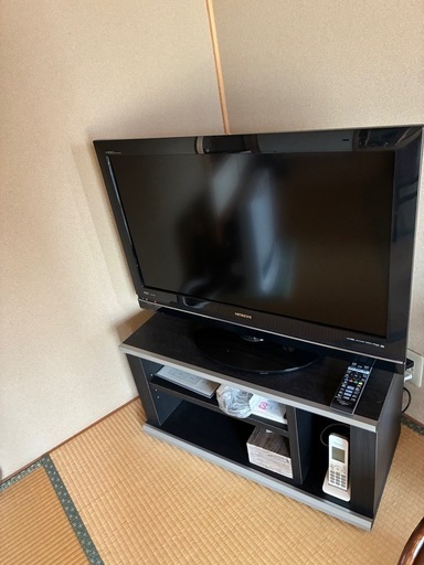 液晶テレビ、テレビ台