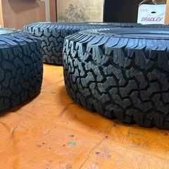 グッドリッチ　タイヤ　285　売りますの画像