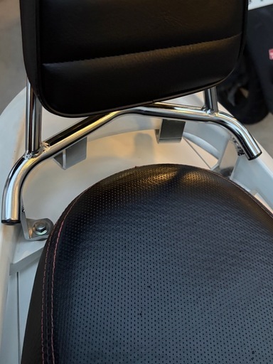 シグナス2〜3型用キジマバックレスト (yu) 大阪のバイクの中古あげます