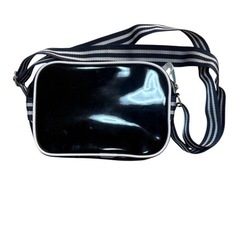 ユナイテッド カラーズ オブ ベネトン　ショルダーバックの画像