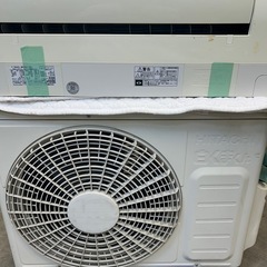 中古10畳エアコン工事込み❗️の画像