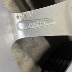 アルミホイールタイヤ付きの画像
