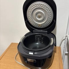 シャープ（SHARP）のマイコン炊飯器「KS-C5K-W」の画像