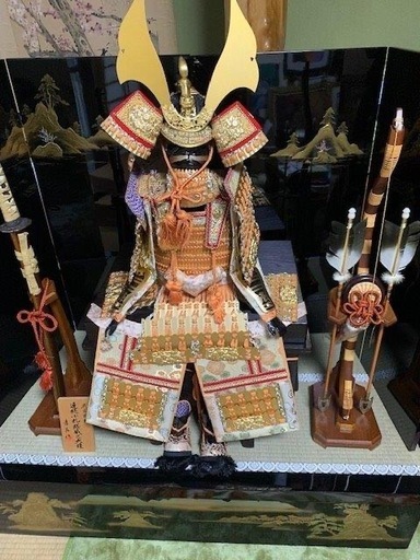 ?豪華な五月人形　端午の節句　美品です　新品同様　どなた様か如何でしょう
