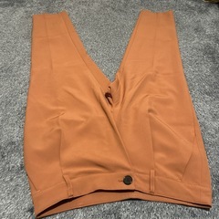 ボトムス・スラックスの画像