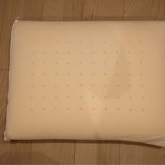 Ikea ホワイト 長方形 枕　PRAKTVÄDDの画像