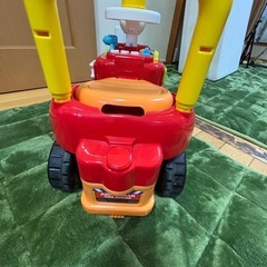 アンパンマン消防車乗用の画像