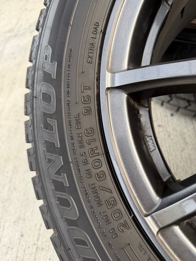 スタッドレス  205/60R16