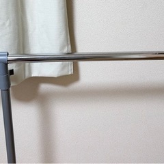 洋服掛けの画像