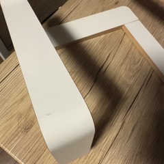 IKEAのパソコンスタンドの画像