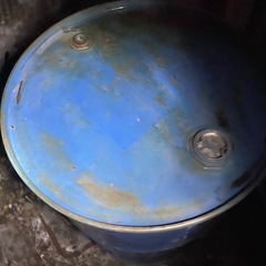 空ドラム缶の画像