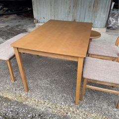 ダイニングテーブル5点セットの画像