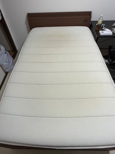 セミダブルベッド