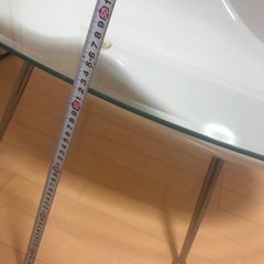 ガラステーブルの画像