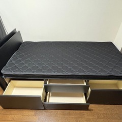 【美品】シングルベッドフレーム、マットレスセット＋コンセント、収納付き の画像