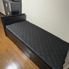 【美品】シングルベッドフレーム、マットレスセット＋コンセント、収納付き の画像