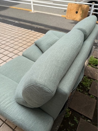 ニトリ　ハイバックソファ 2人掛け グリーン系 クッション　布貼り