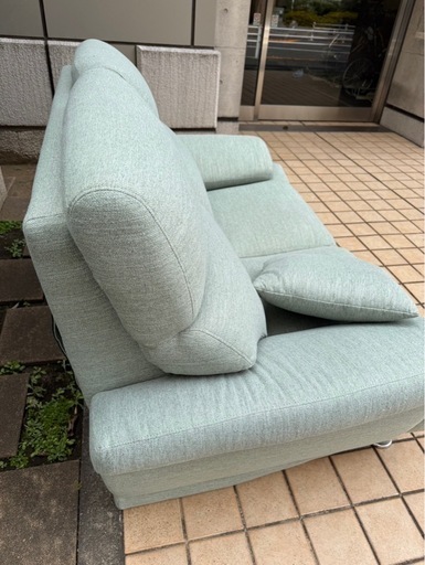 ニトリ　ハイバックソファ 2人掛け グリーン系 クッション　布貼り