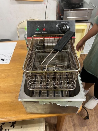 大容量卓上電気フライヤー　8リットル
