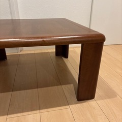 食卓テーブルの画像