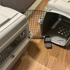 ペットキャリー 2個セット Petmate スカイケンネル 飛行機対応 中古の画像