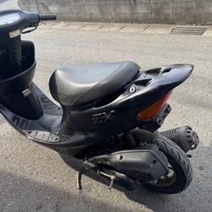 外装あまり綺麗ではないですが調子良好！ライブディオの画像