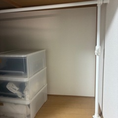 ニトリ突っ張り押入れハンガーラックの画像