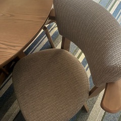 ダイニングテーブル円形の画像