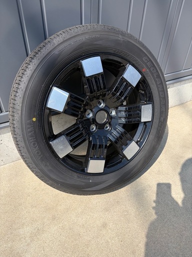 タイヤ　　　新品　新車外し