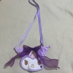 クロミちゃんぬいぐるみとポシェットの画像