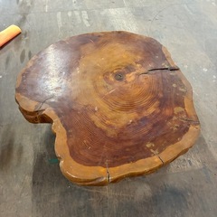 木のテーブルの画像