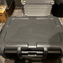 YETI イエティ gobox 30ロードアウトゴーボックスチャコールの画像