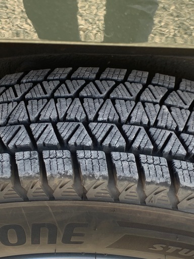 ジムニー社外ホイル175/80R/16 スタットレスタイヤ 再々値下げしました。
 ✨️美品です！