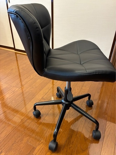 ブラック合成皮革オフィスチェア